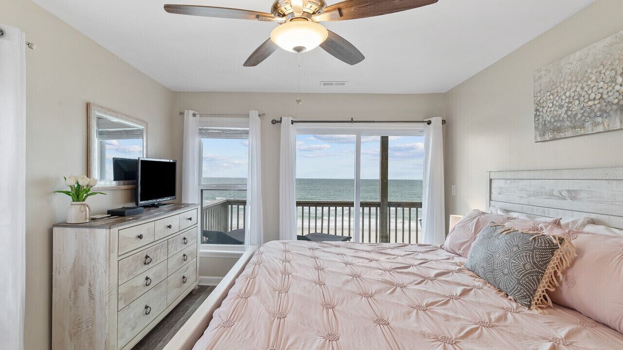Photo of Bedroom in North Topsail Beach