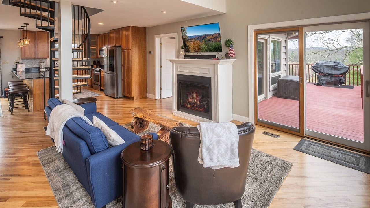 Photo of Livingroom in Fleetwood