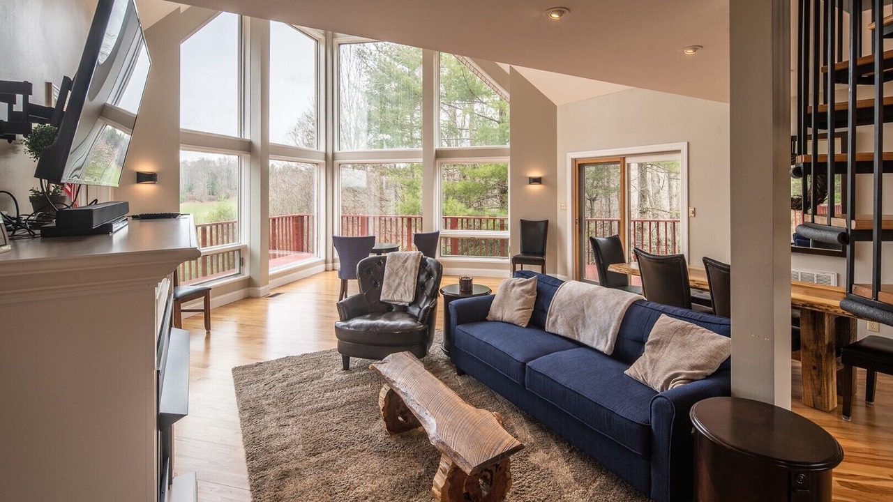 Photo of Livingroom in Fleetwood