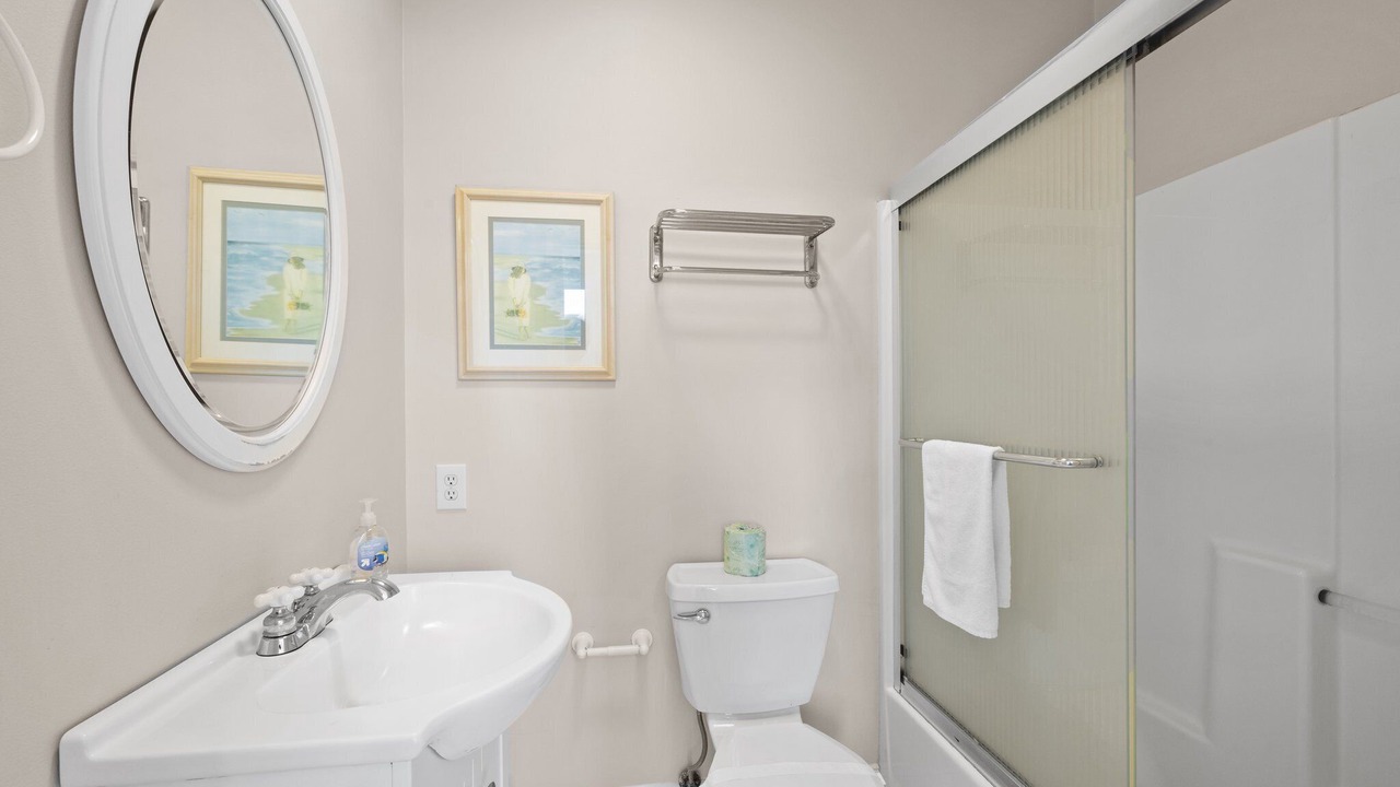 Photo of Bathroom in Emerald Isle