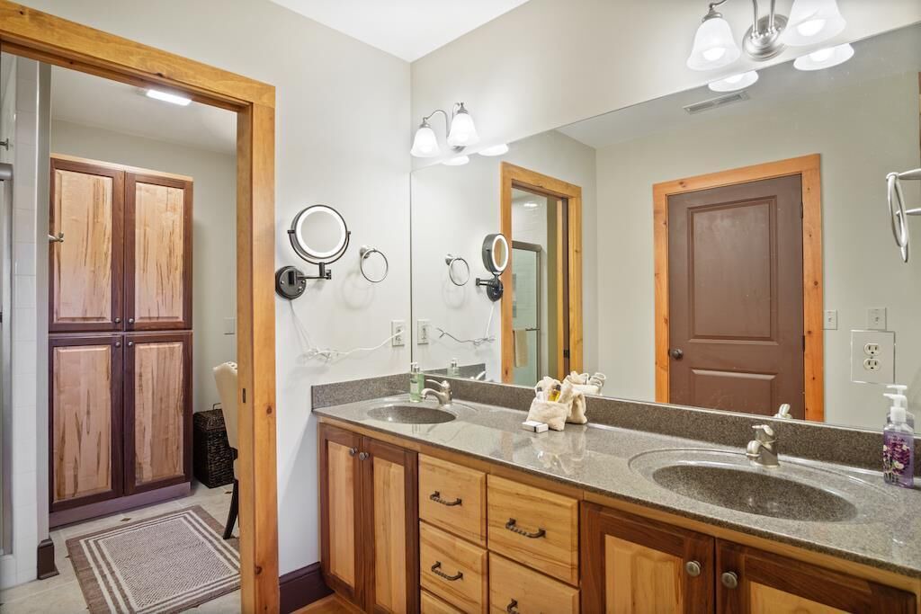 Photo of Bathroom in Foscoe