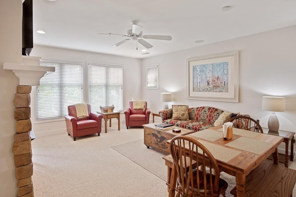 Photo of Livingroom in Foscoe