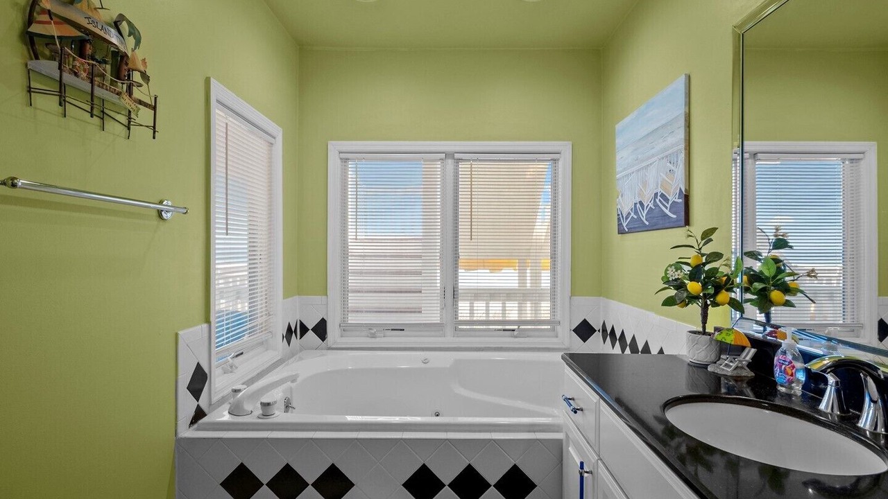 Photo of Bathroom in Emerald Isle