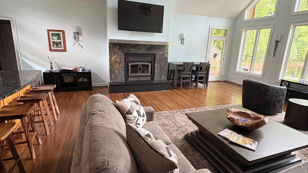Photo of Livingroom in Burlington
