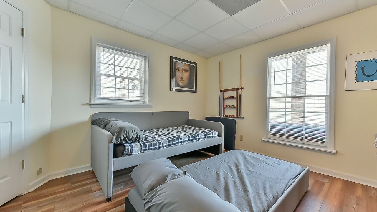 Photo of Bedroom in Leasburg