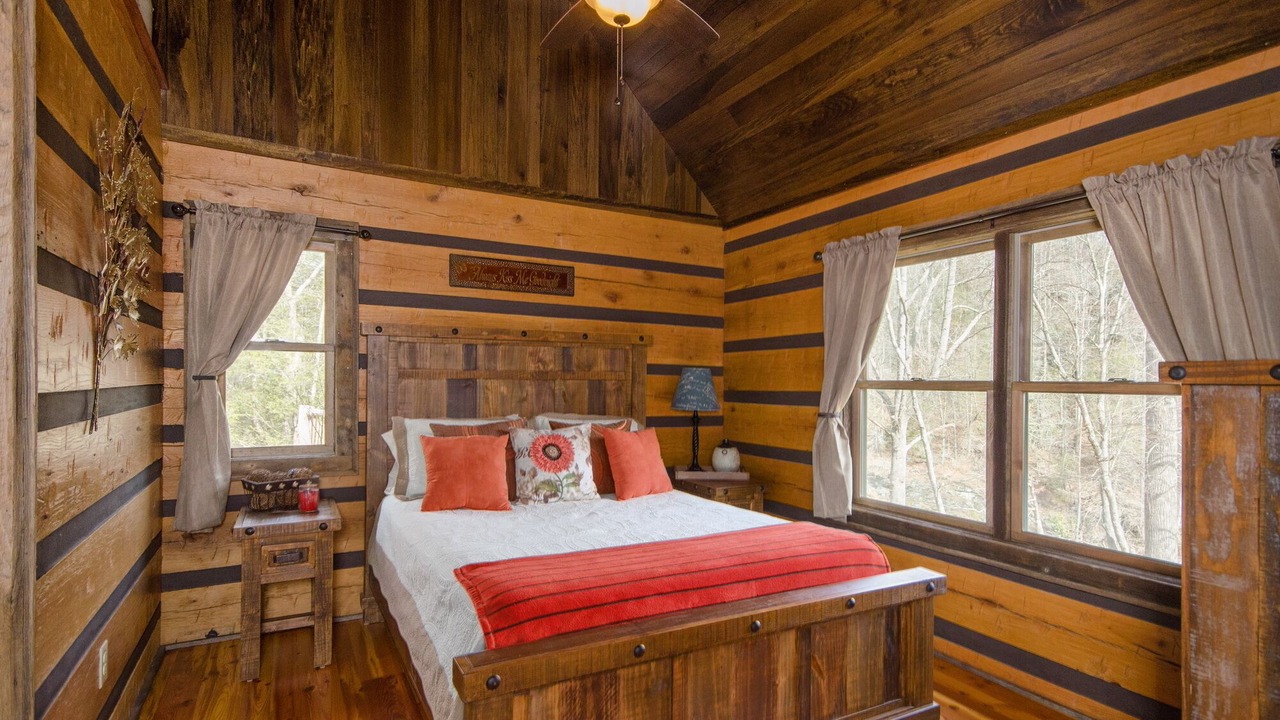 Photo of Bedroom in Waynesville