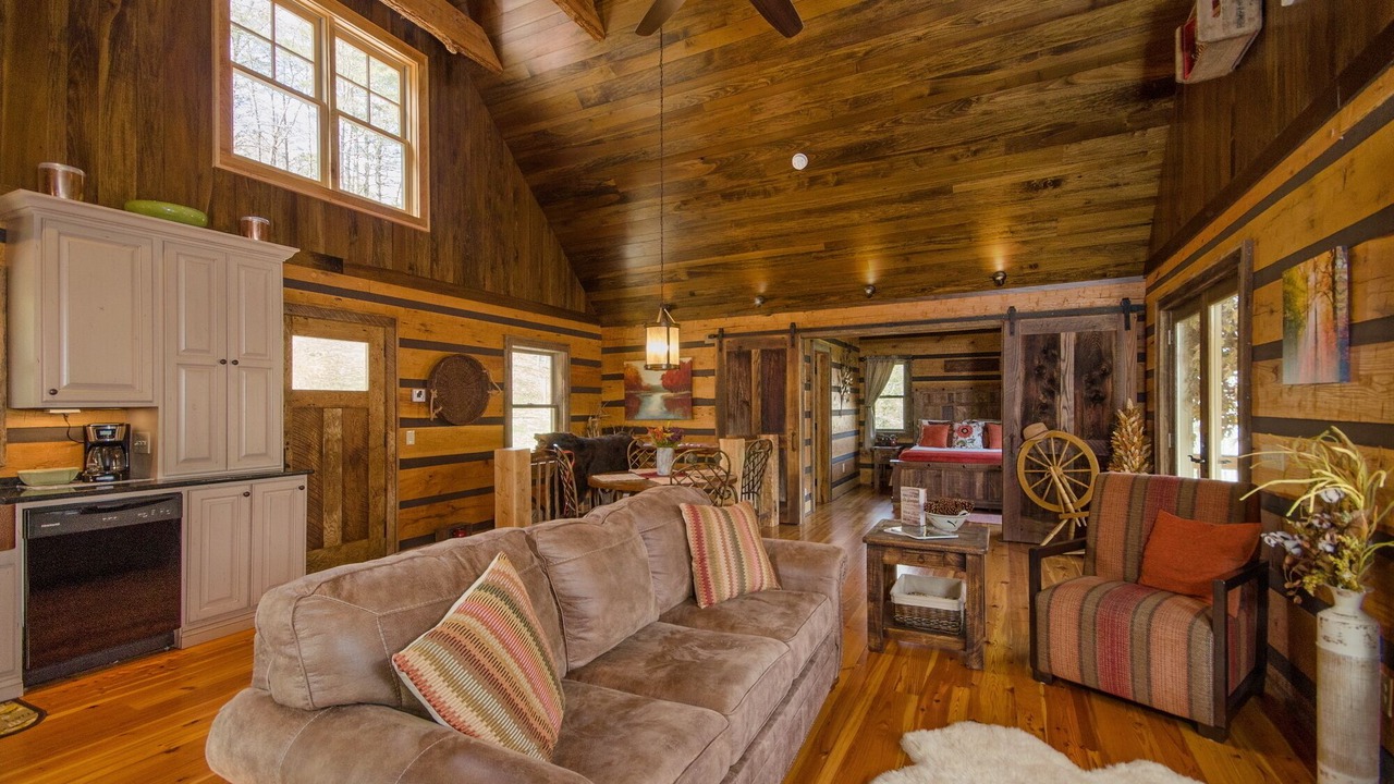 Photo of Livingroom in Waynesville