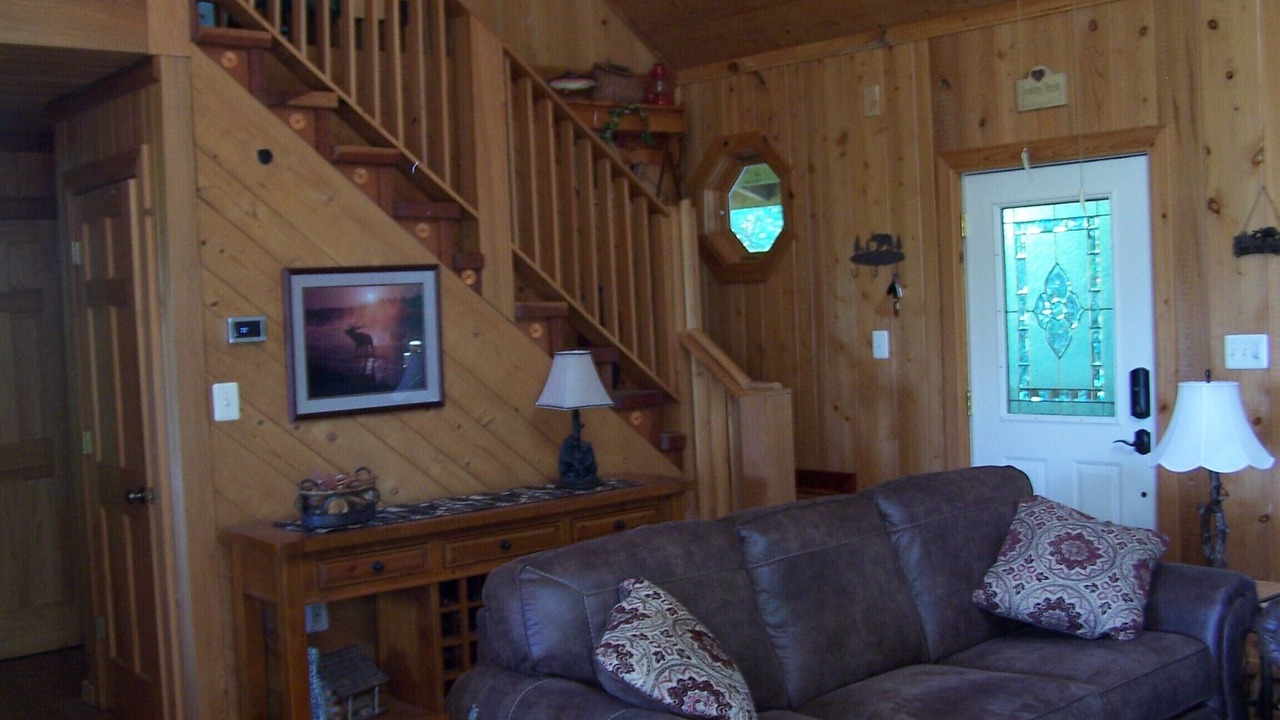 Photo of Livingroom in Purlear