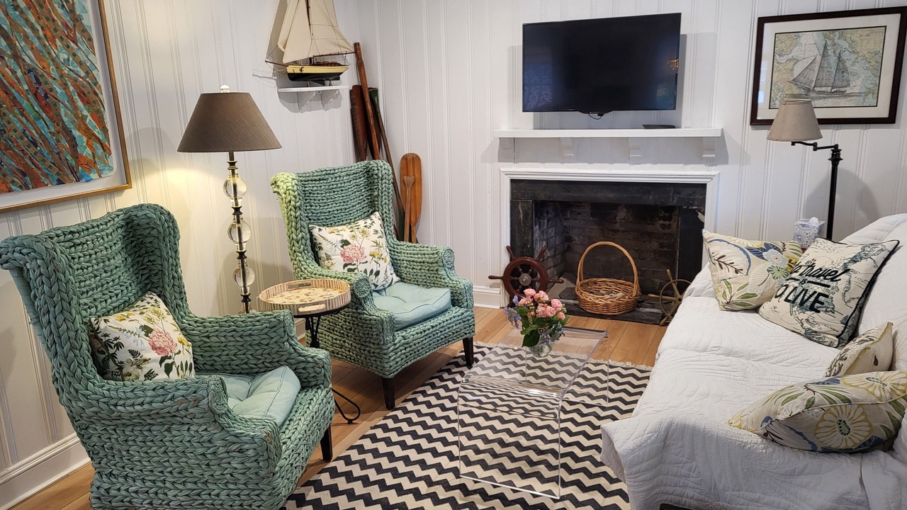 Photo of Livingroom in Northeast Virginia Beach