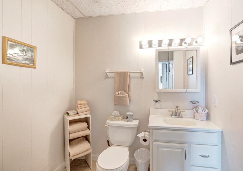 Photo of Bathroom in Seven Devils