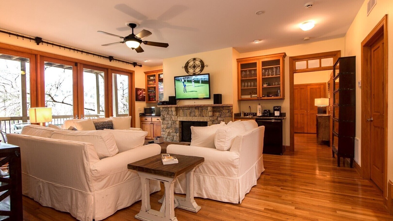 Photo of Livingroom in Lake Lure