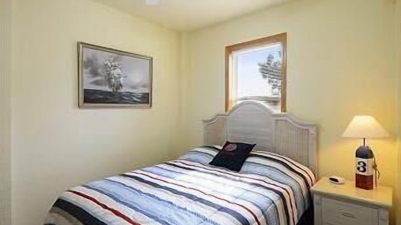 Photo of Bedroom in Whalehead Beach