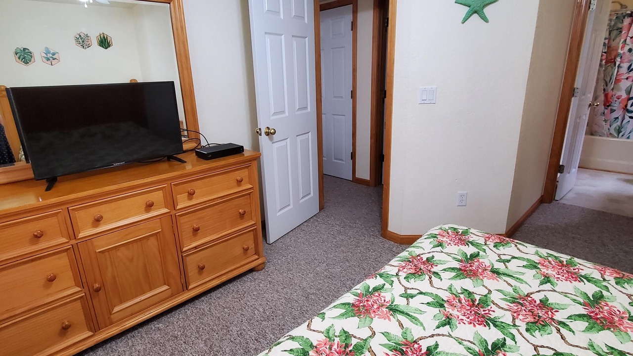 Photo of Bedroom in Whalehead Beach