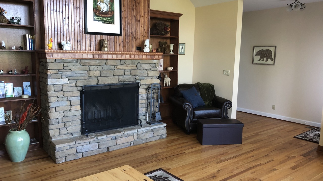 Photo of Livingroom in Hendersonville