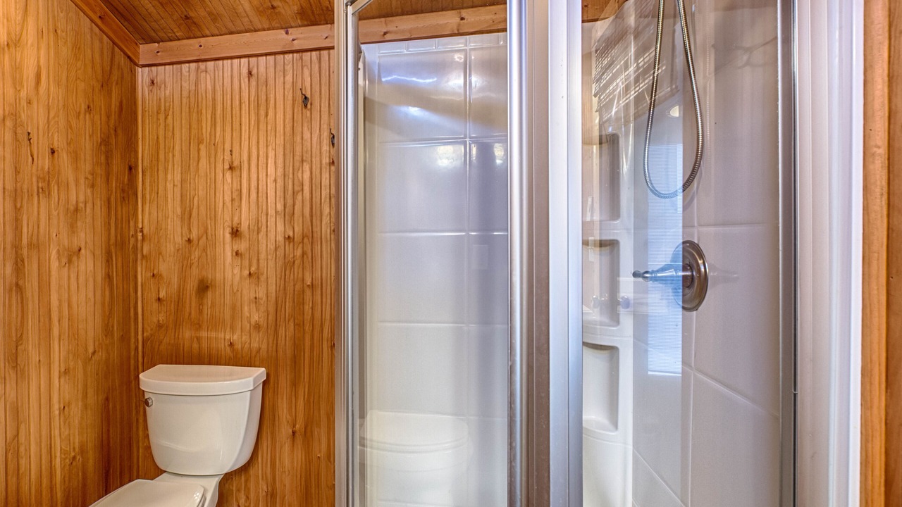 Photo of Bathroom in Mirror Lake