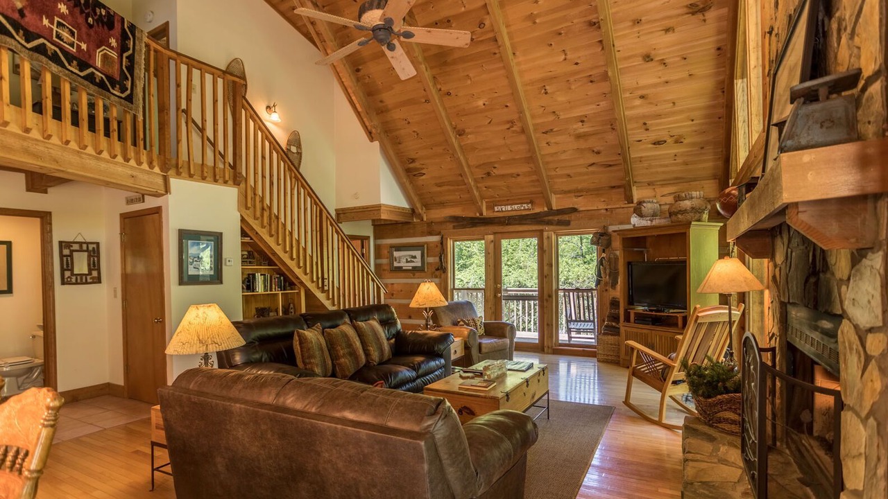 Photo of Livingroom in Sugar Grove