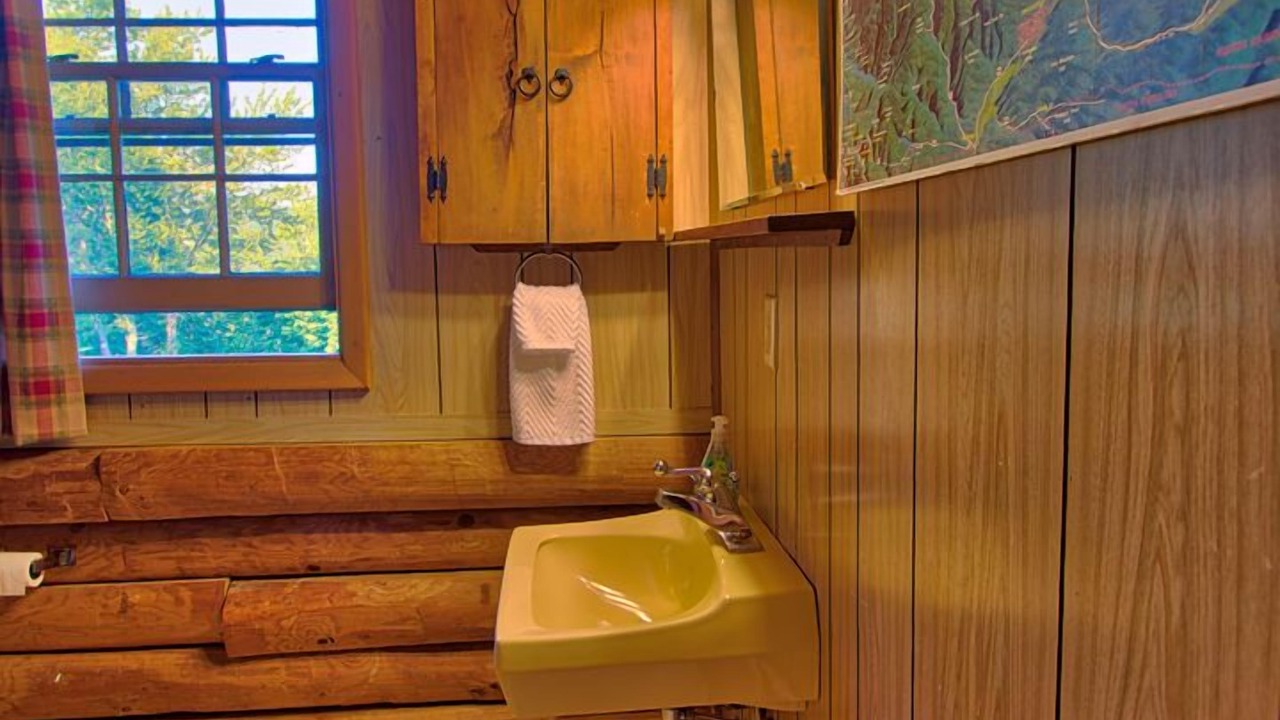 Photo of Bathroom in Newland
