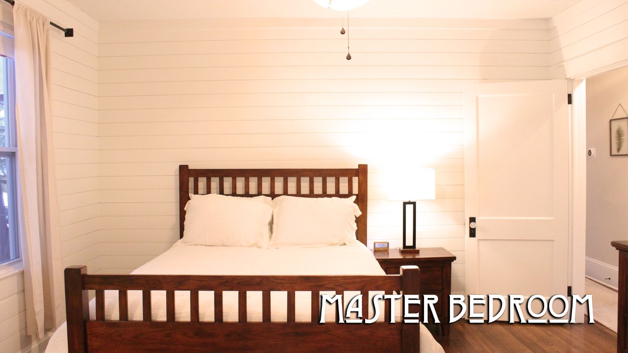 Photo of Bedroom in Hendersonville