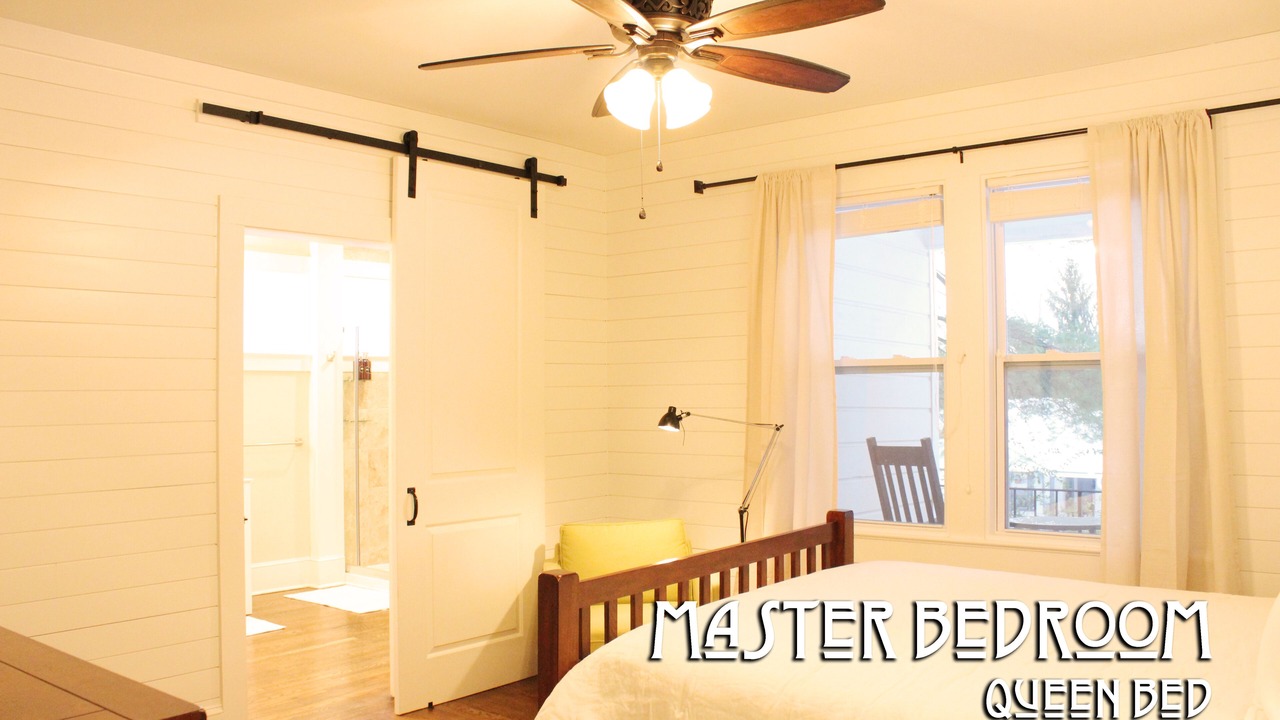 Photo of Bedroom in Hendersonville