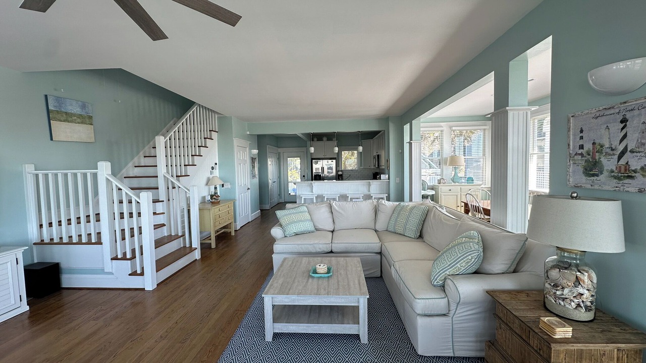 Photo of Livingroom in Flora's Bluff