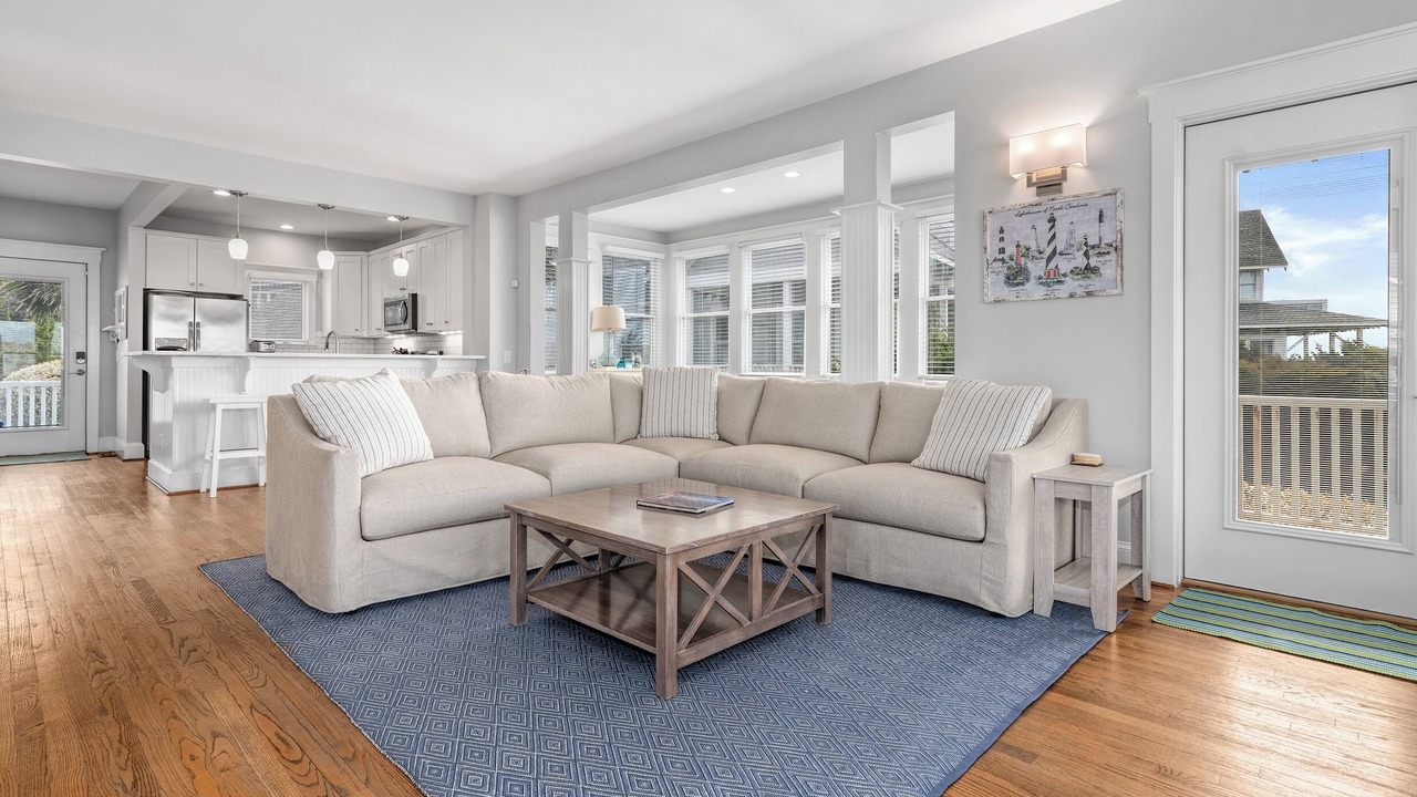 Photo of Livingroom in Flora's Bluff