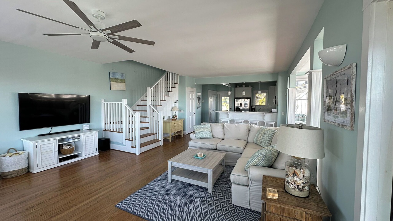 Photo of Livingroom in Flora's Bluff