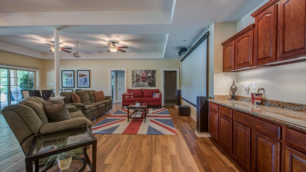Photo of Livingroom in Belmont