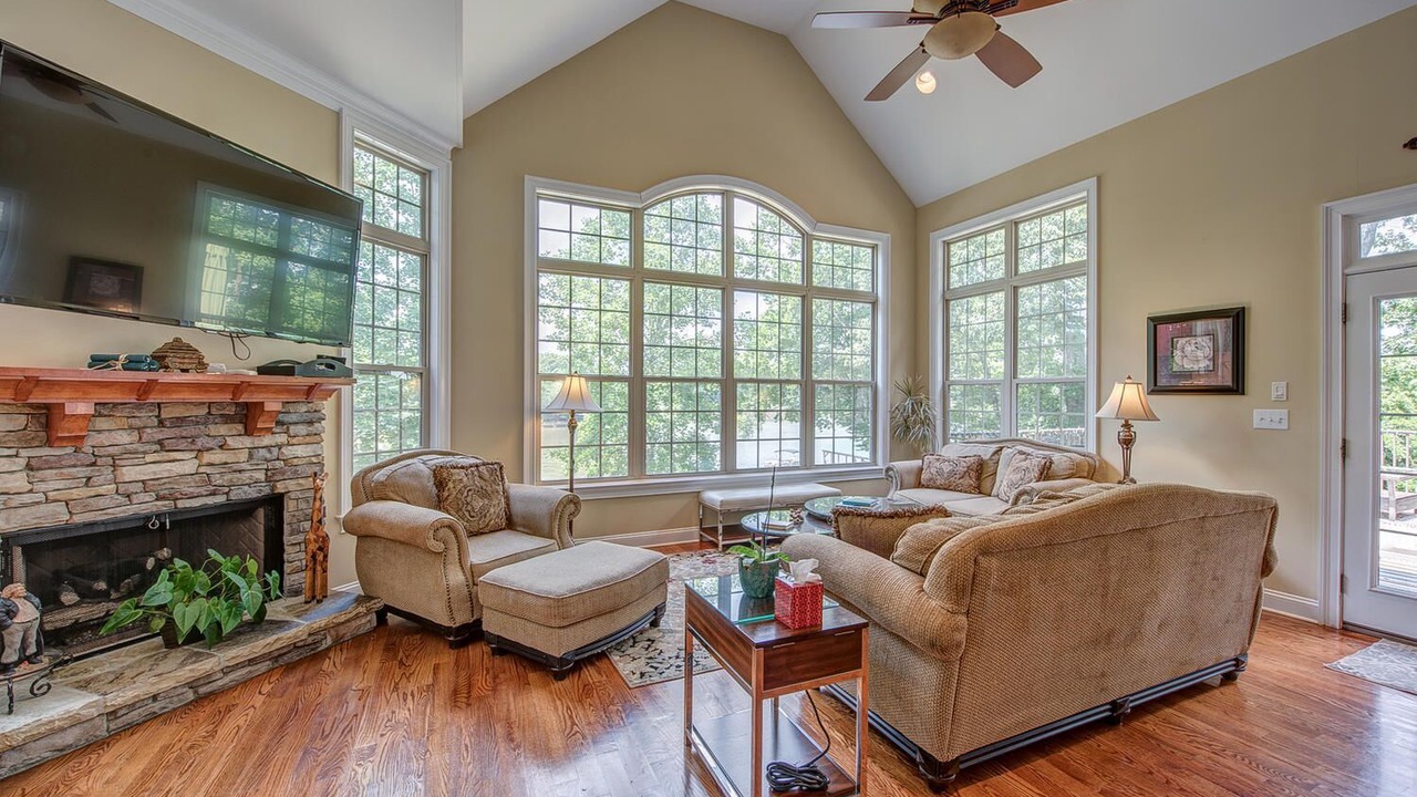 Photo of Livingroom in Belmont