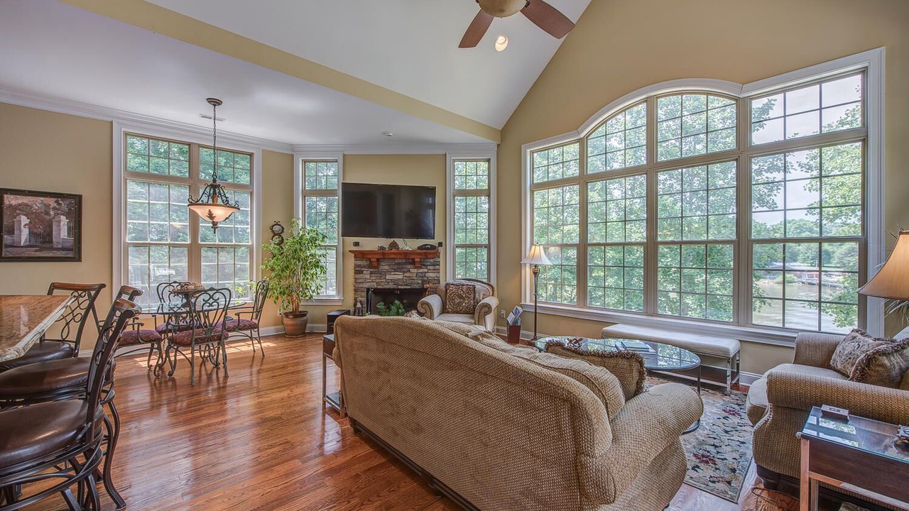 Photo of Livingroom in Belmont