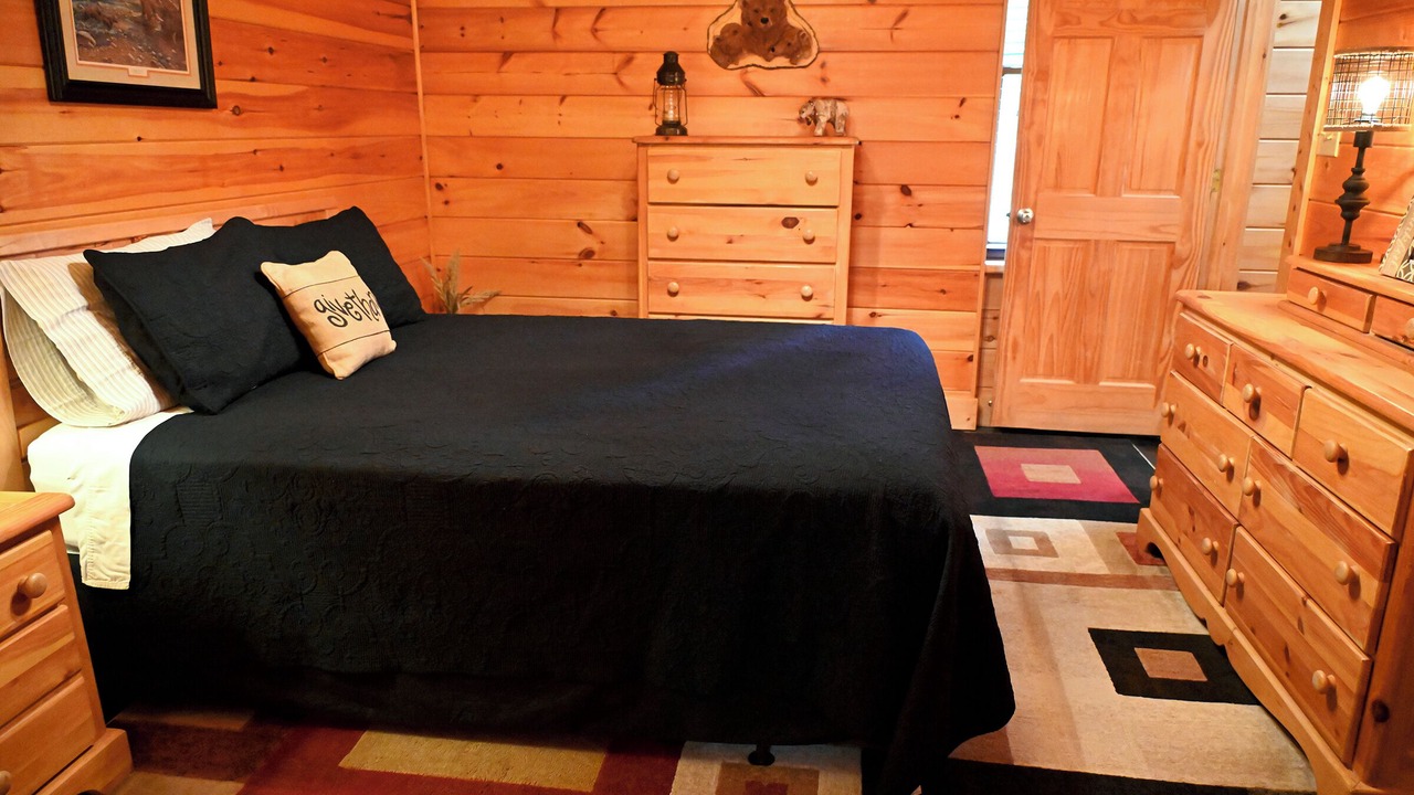Photo of Bedroom in Bostic