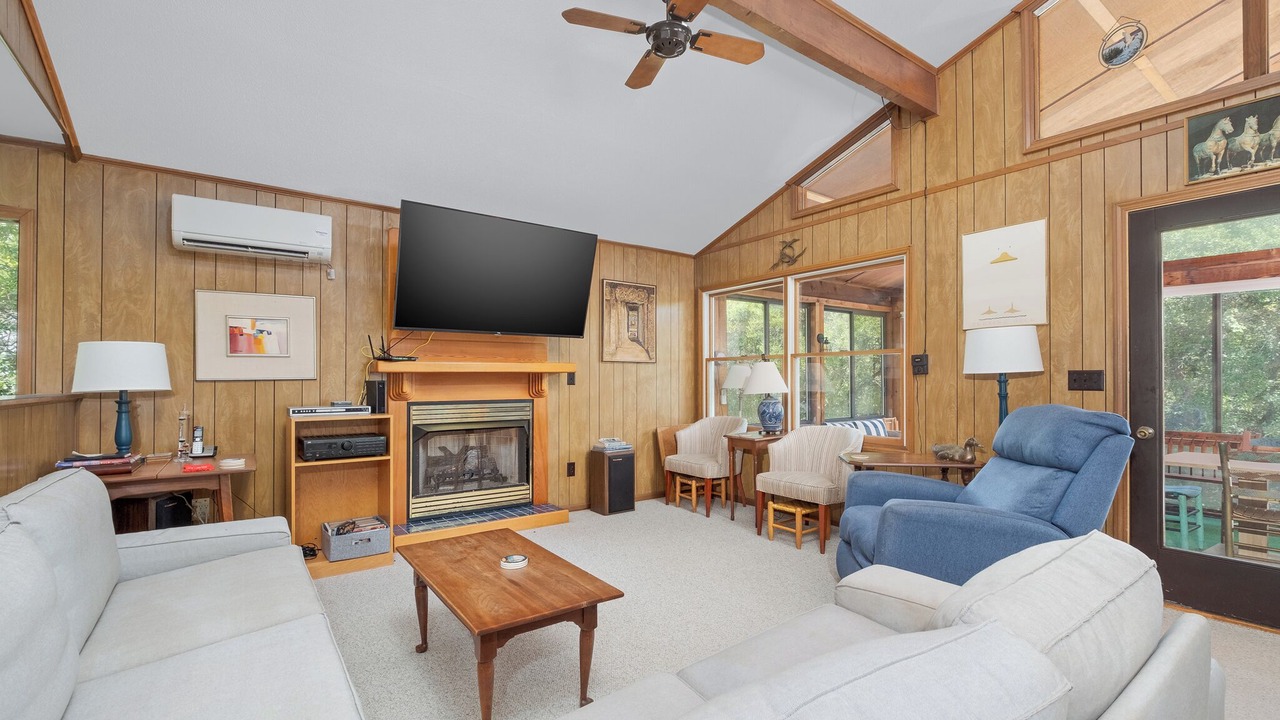 Photo of Livingroom in Southern Shores
