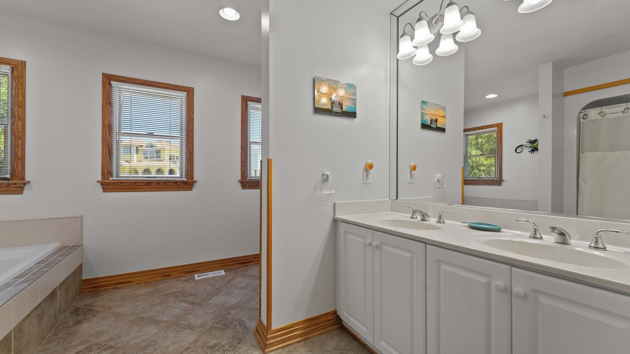 Photo of Bathroom in Monteray Shores