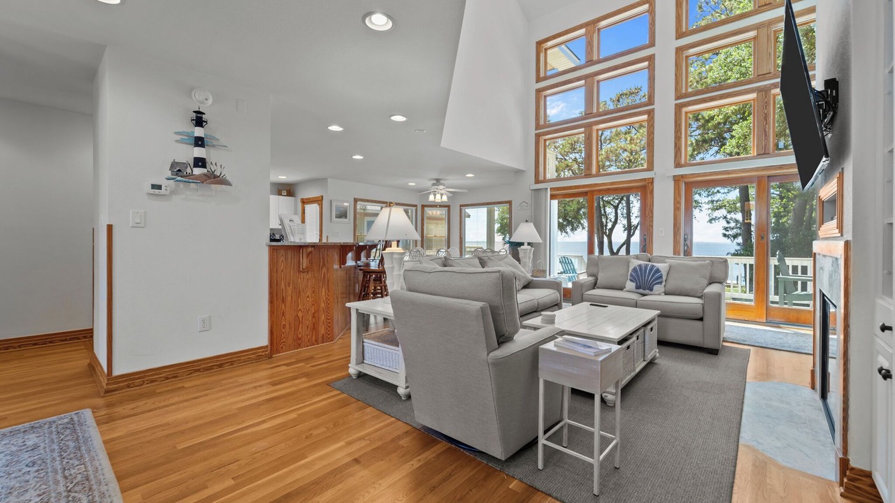 Photo of Livingroom in Monteray Shores
