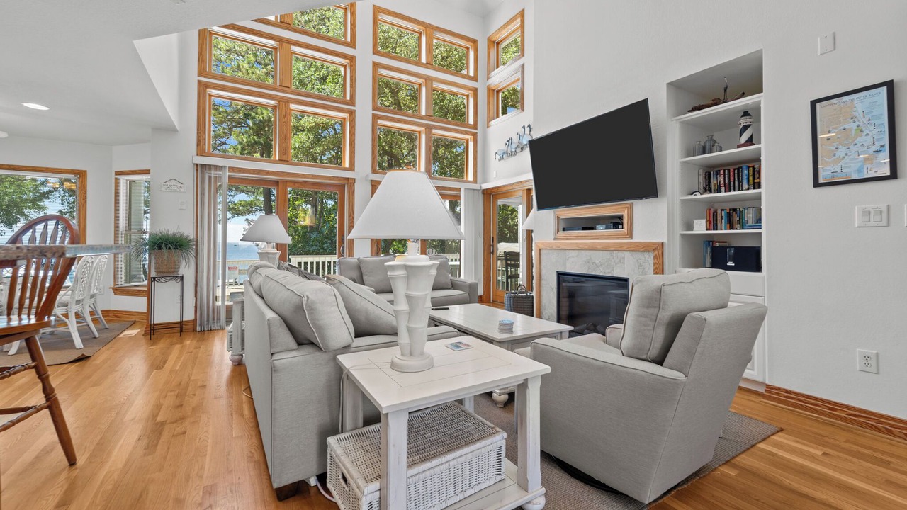 Photo of Livingroom in Monteray Shores