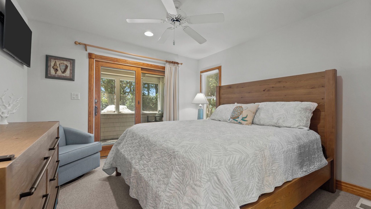 Photo of Bedroom in Monteray Shores