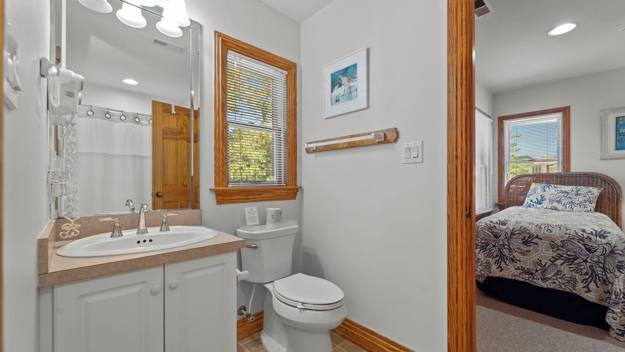 Photo of Bathroom in Monteray Shores