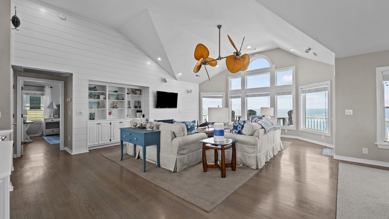 Photo of Livingroom in Southern Shores