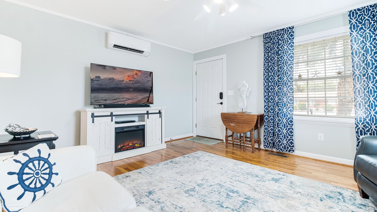Photo of Livingroom in Long Beach