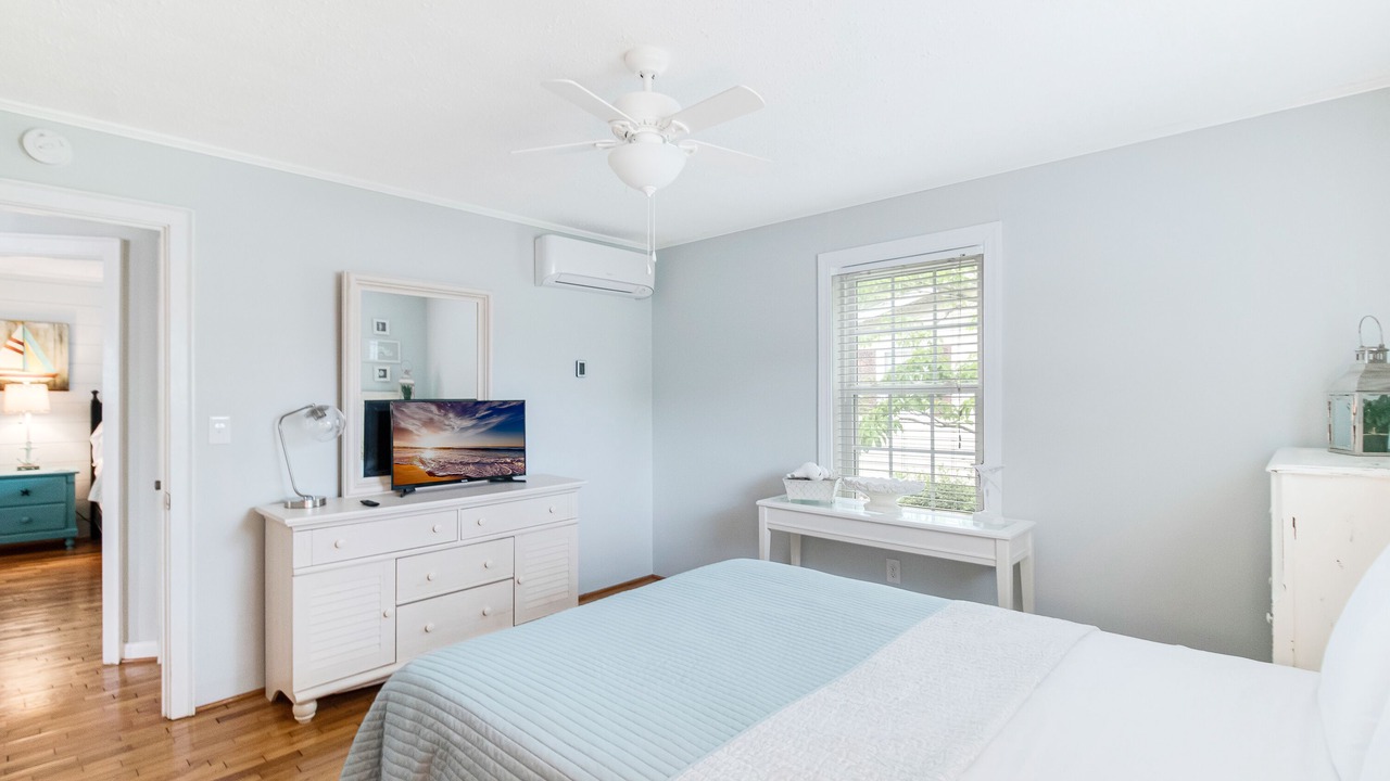 Photo of Bedroom in Long Beach