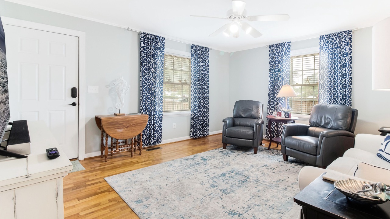 Photo of Livingroom in Long Beach