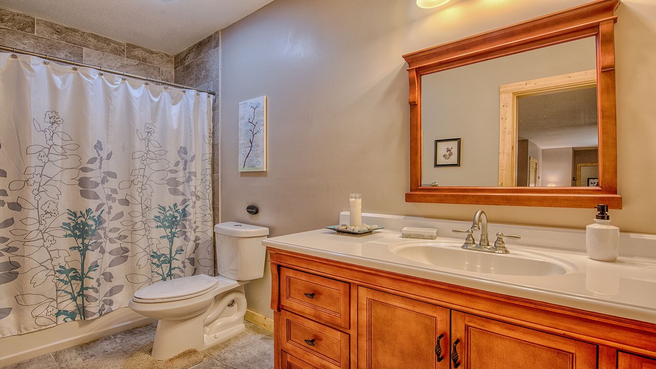 Photo of Bathroom in Cataloochee Ranch
