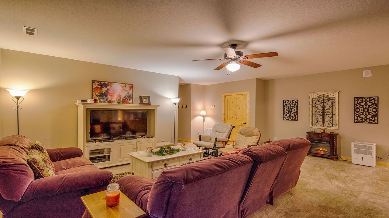Photo of Livingroom in Cataloochee Ranch