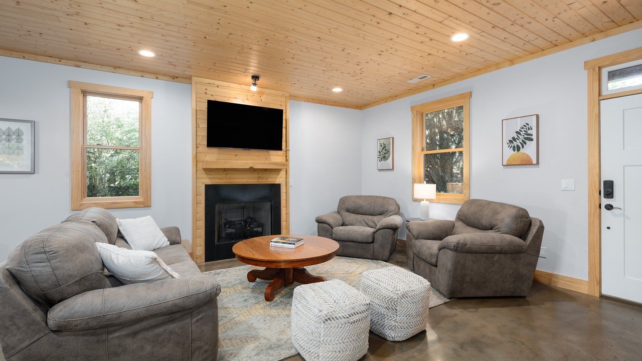 Photo of Livingroom in Oakley