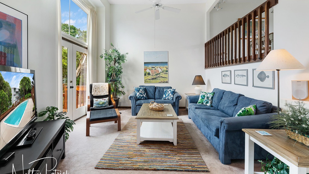 Photo of Livingroom in Pine Knoll Shores