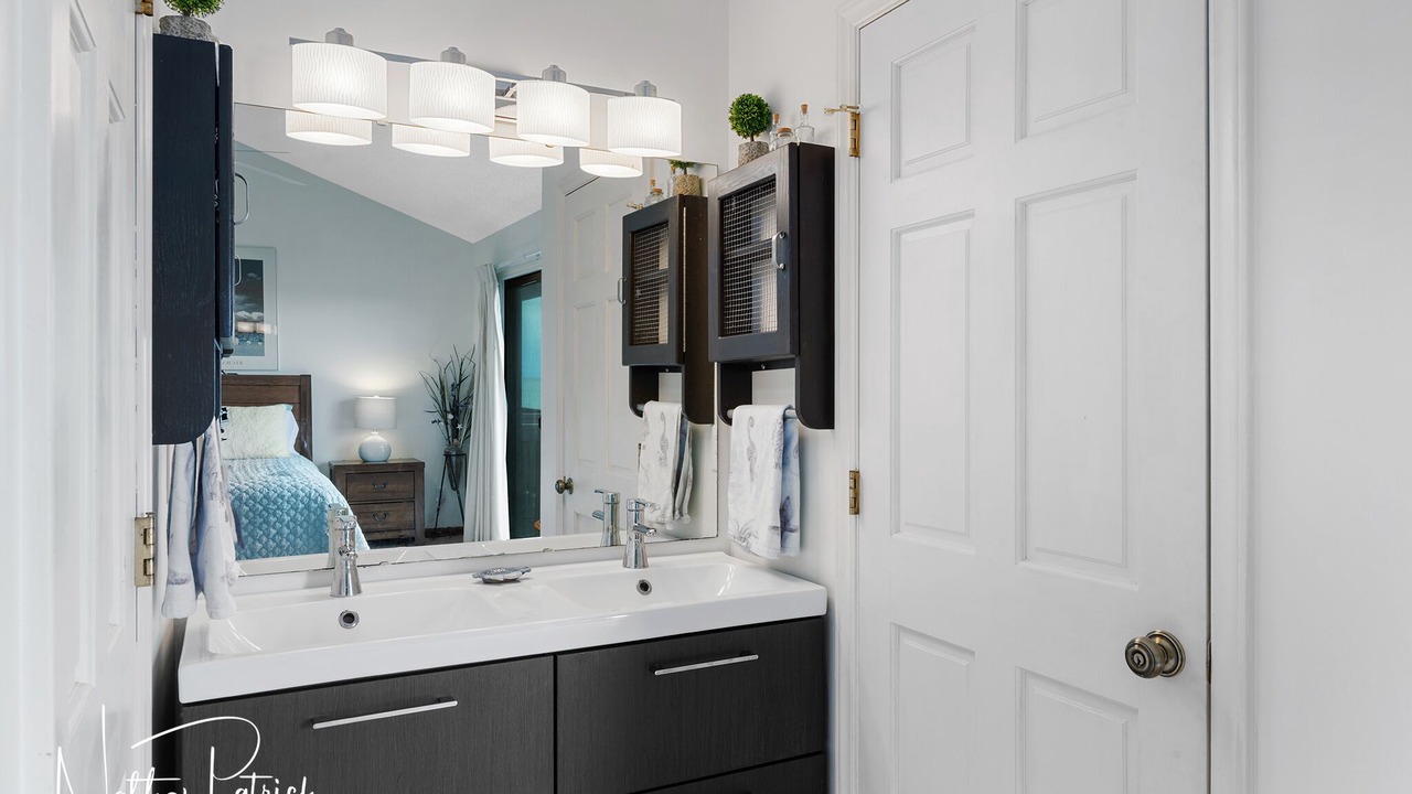 Photo of Bathroom in Pine Knoll Shores