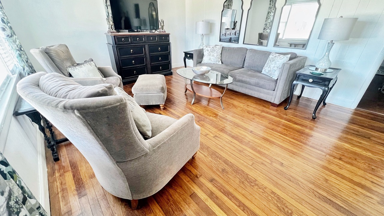 Photo of Livingroom in East Florence