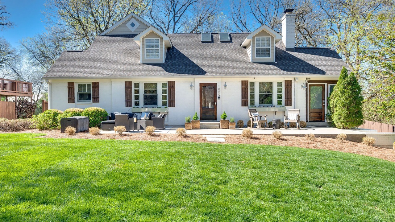 Photo of Outdoor in Belmont - Hillsboro