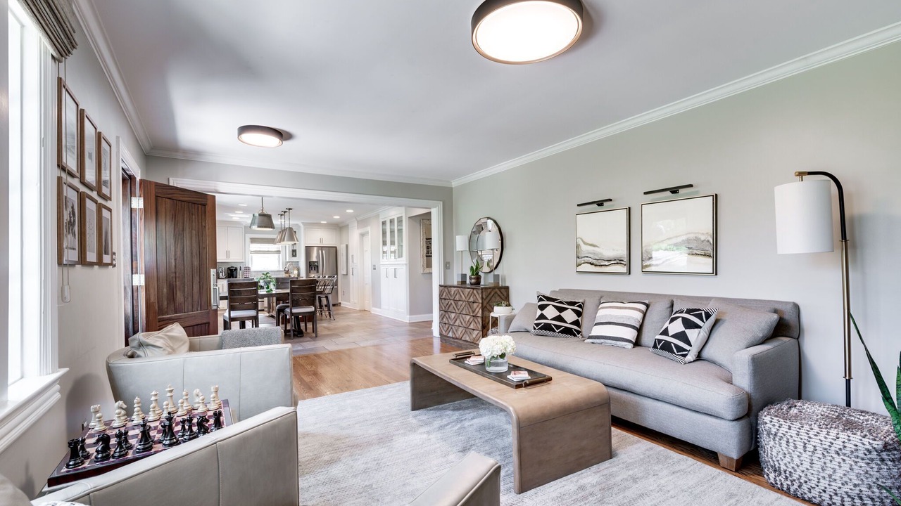Photo of Livingroom in Belmont - Hillsboro