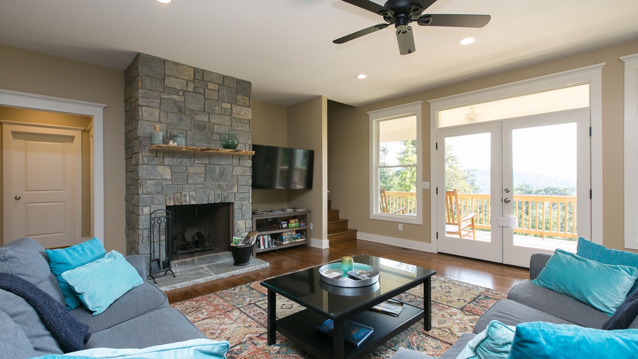 Photo of Livingroom in Asheville