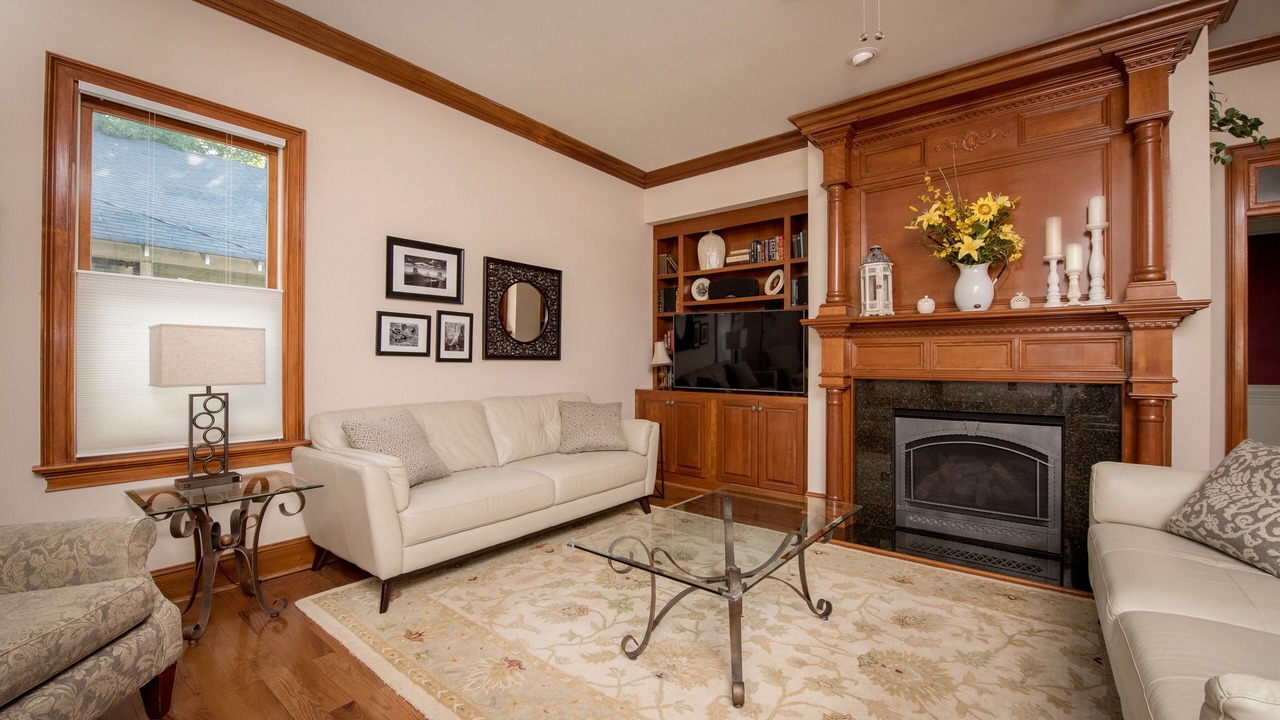 Photo of Livingroom in Downtown